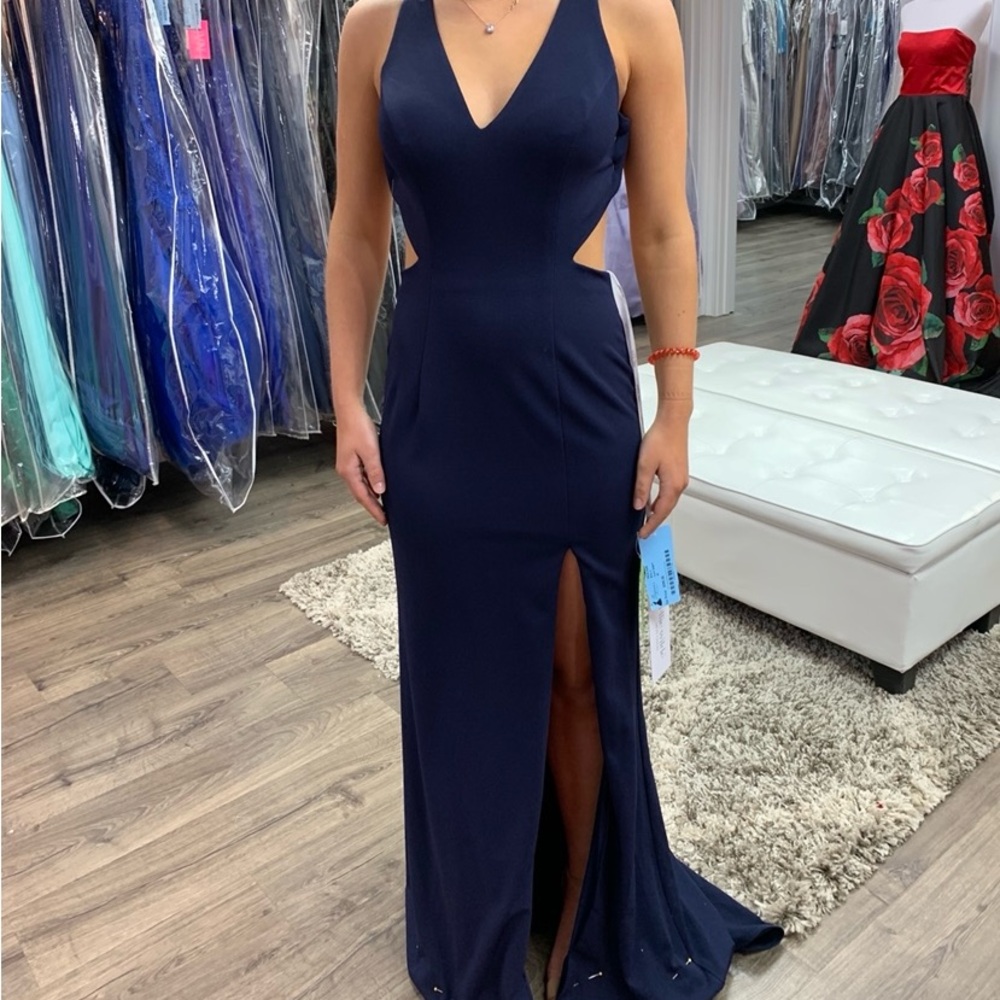 Elegant Navy Blue Evening Gown